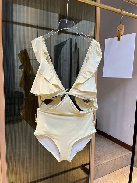 luxury designer swimwear c bikini elegant temperament retro classic women's hollow out one piece swimwear
luxury designer swimwear c bikini elegant temperament retro classic women's hollow out one piece swimwear