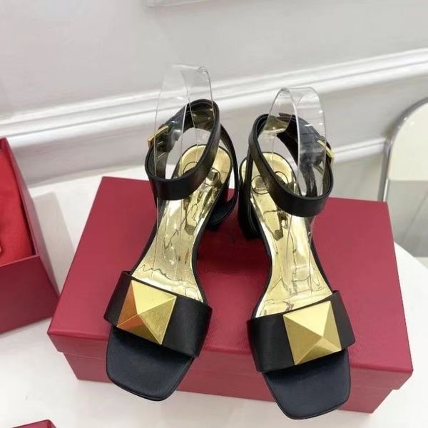 high heel women's shoes sandals op16 baotou thick heel metal large rivet slippers leather matching summer sandals, Black
high heel women's shoes sandals op16 baotou thick heel metal large rivet slippers leather matching summer sandals, Black
