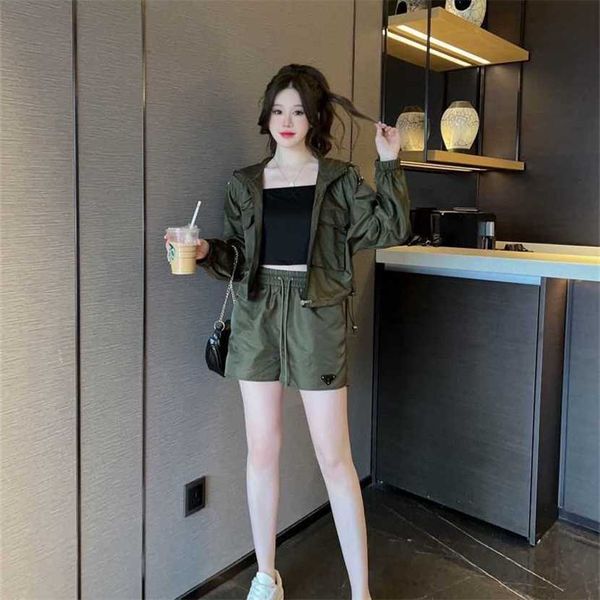 24% off family spring/summer new fashion classic triangle hooded coat+elastic drawstring short sunscreen set, White
24% off family spring/summer new fashion classic triangle hooded coat+elastic drawstring short sunscreen set, White