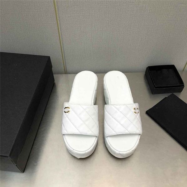 fashion women's sandals 2023 channel luxury brand letter logo summer women's high heels men's casual student flats 06-02, Black
fashion women's sandals 2023 channel luxury brand letter logo summer women's high heels men's casual student flats 06-02, Black