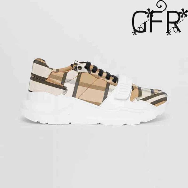 sneaker casual shoes real leather shell sneakers trainers stripes shoe fashion trainer for man woman 01
sneaker casual shoes real leather shell sneakers trainers stripes shoe fashion trainer for man woman 01