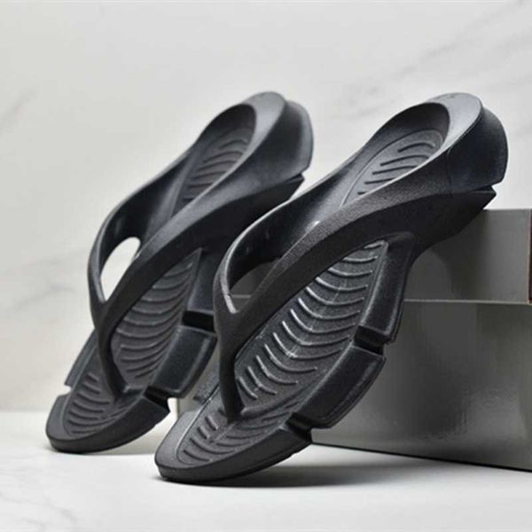 og balencigas designer shoes novel sports style molded flip flops pool slides sandals women mens size us 612 eu3645 triple black white green
og balencigas designer shoes novel sports style molded flip flops pool slides sandals women mens size us 612 eu3645 triple black white green