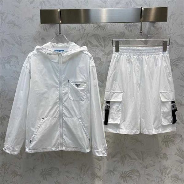 20% off family spring/summer new triangle zipper hooded windbreaker+elastic waist functional buckle casual sports set, White
20% off family spring/summer new triangle zipper hooded windbreaker+elastic waist functional buckle casual sports set, White