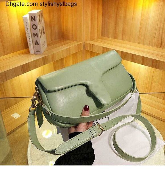 fashion designer totes c's pillow tabby shoulder bag women pure color bacchus bags retro hardware cloudy handbags wallet
fashion designer totes c's pillow tabby shoulder bag women pure color bacchus bags retro hardware cloudy handbags wallet