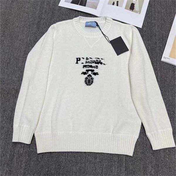 20% off spring new family classic letter jacquard style versatile knitted women's trend, White;black
20% off spring new family classic letter jacquard style versatile knitted women's trend, White;black