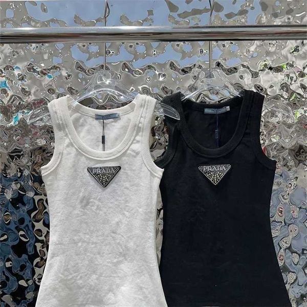 22% off family spring/summer new fashion simple triangle diamond slim fit show thin knitted versatile tank top, White
22% off family spring/summer new fashion simple triangle diamond slim fit show thin knitted versatile tank top, White