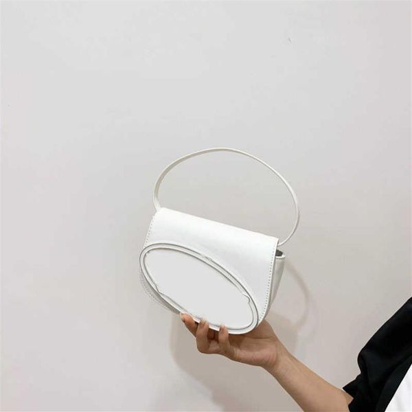 d messenger bag women's summer niche design shoulder jingle bag simple and versatile contrast underarm handbag 220614274g
d messenger bag women's summer niche design shoulder jingle bag simple and versatile contrast underarm handbag 220614274g