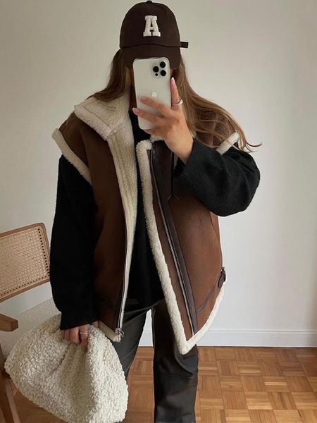 vests ladies fashion new heavy industry deerskin fleece lamb hair vest jacket lapel side pockets fashion design popular vests, Black;white
vests ladies fashion new heavy industry deerskin fleece lamb hair vest jacket lapel side pockets fashion design popular vests, Black;white