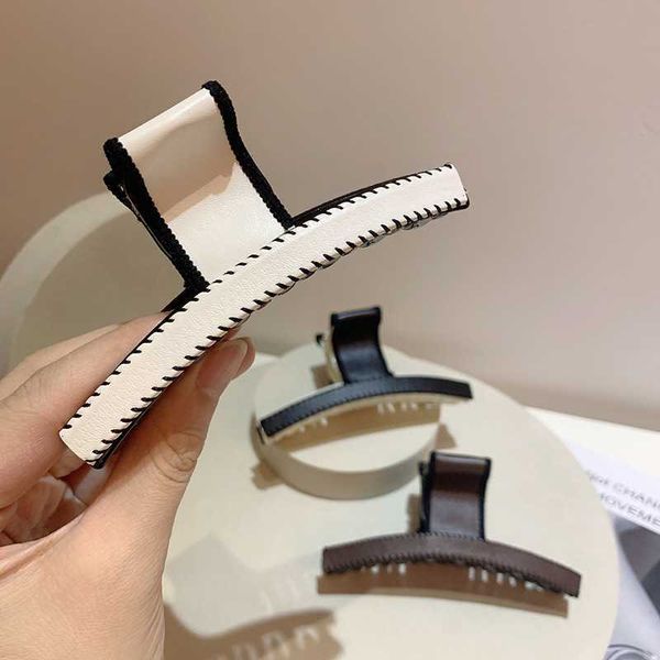 pink barrette french elegant and minimalist temperament small fragrance pu leather clasp plate hair clip korean edition internet red shark c, Golden;silver
pink barrette french elegant and minimalist temperament small fragrance pu leather clasp plate hair clip korean edition internet red shark c, Golden;silver