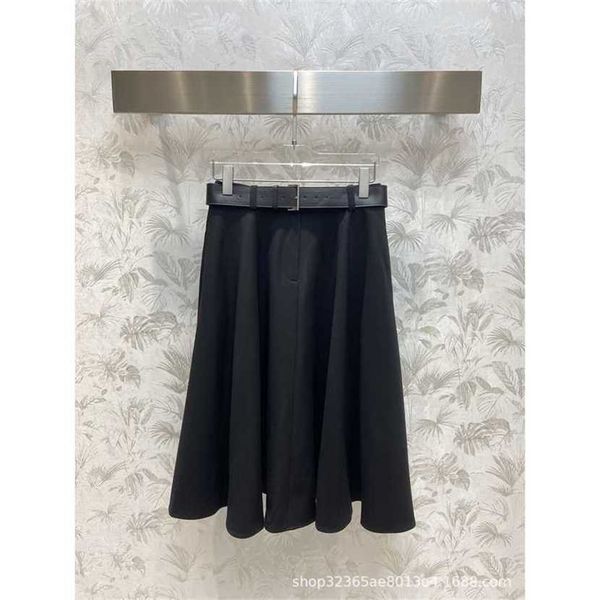 24% off family spring/summer new wave fan swing half waist a-line large skirt with flowing and draping upper body, Black
24% off family spring/summer new wave fan swing half waist a-line large skirt with flowing and draping upper body, Black
