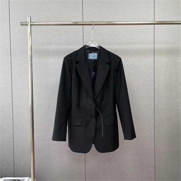 20% off family autumn and winter new fashion style triangle small label waist belt design loose versatile suit coat, White;black
20% off family autumn and winter new fashion style triangle small label waist belt design loose versatile suit coat, White;black