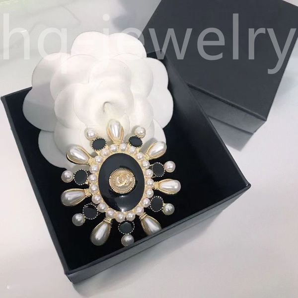 luxury women men designer brand letter brooches 18k gold plated inlay crystal rhinestone jewelry brooch charm pearl pin marry christmas part, Gray
luxury women men designer brand letter brooches 18k gold plated inlay crystal rhinestone jewelry brooch charm pearl pin marry christmas part, Gray