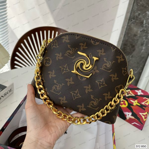 designer handbag women's luxury designer lingge old flower handbag women's messenger fashion shoulder bag cross body handbag walle
designer handbag women's luxury designer lingge old flower handbag women's messenger fashion shoulder bag cross body handbag walle