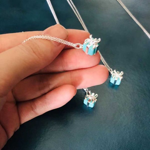 designertiffy s925 sterling silver enamel gift box pendant necklace female bowknot collar chain simple fashion valentine's day, Black
designertiffy s925 sterling silver enamel gift box pendant necklace female bowknot collar chain simple fashion valentine's day, Black