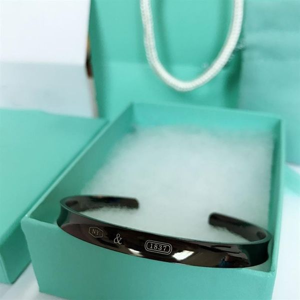 luxurys designers cuffs bracelets blue quality mark designer bracelet luxury jewelry couple style for women wedding accessories231l, White
luxurys designers cuffs bracelets blue quality mark designer bracelet luxury jewelry couple style for women wedding accessories231l, White