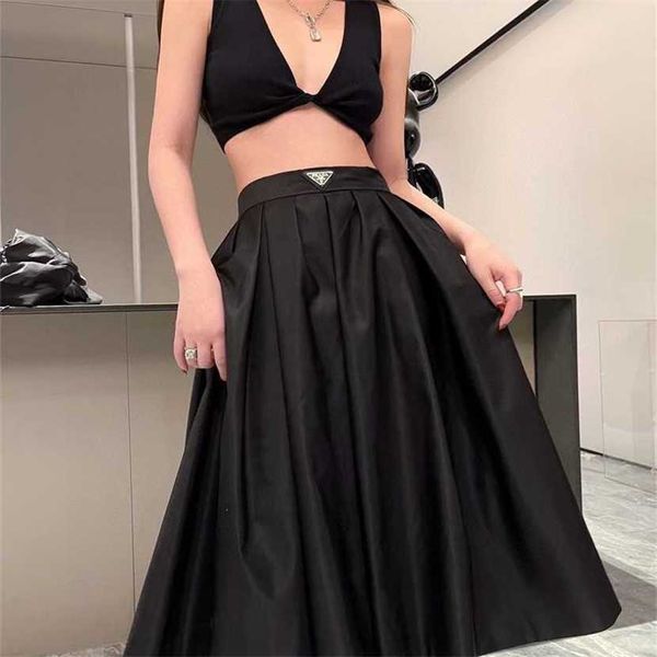 24% off family spring/summer new cool fashion triangle nylon fabric slim waist skirt, Black
24% off family spring/summer new cool fashion triangle nylon fabric slim waist skirt, Black