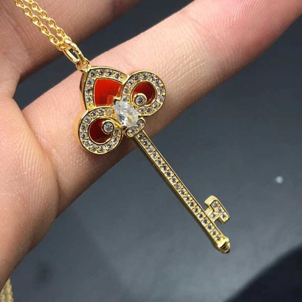 designer's tiffay silver key necklace 18k rose gold iris inlaid with diamonds light luxury simple and high end fine work sweater chain
designer's tiffay silver key necklace 18k rose gold iris inlaid with diamonds light luxury simple and high end fine work sweater chain
