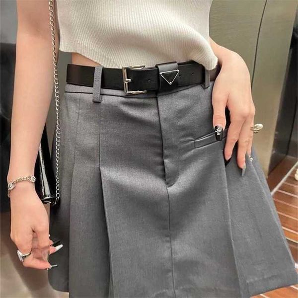 20% off spring/summer new family waist inverted triangle metal belt casual short fashionable a-line pleated skirt, Black
20% off spring/summer new family waist inverted triangle metal belt casual short fashionable a-line pleated skirt, Black