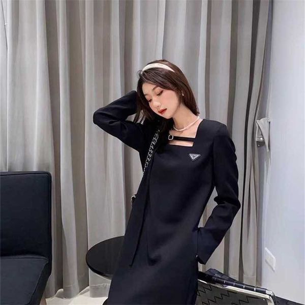 20% off family autumn/winter new classic triangle label square neck splice belt design wool blended fashion western style dress, Black;gray
20% off family autumn/winter new classic triangle label square neck splice belt design wool blended fashion western style dress, Black;gray