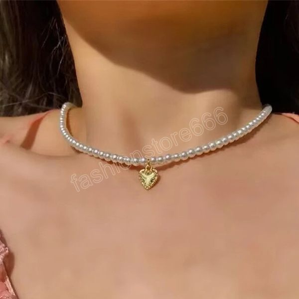 vintage imitation pearls choker for women gold color love heart pendant pearls chain necklace for women fashion women jewelry, Golden;silver
vintage imitation pearls choker for women gold color love heart pendant pearls chain necklace for women fashion women jewelry, Golden;silver