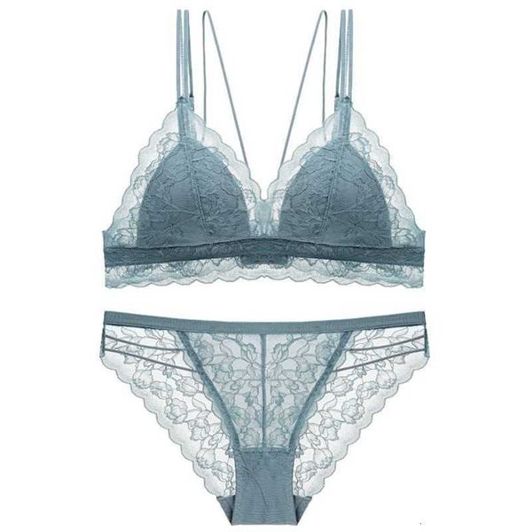 lace triangle french cup girls' ultra-thin bra without steel ring large chest shows small gathering underwear, Red;black
lace triangle french cup girls' ultra-thin bra without steel ring large chest shows small gathering underwear, Red;black