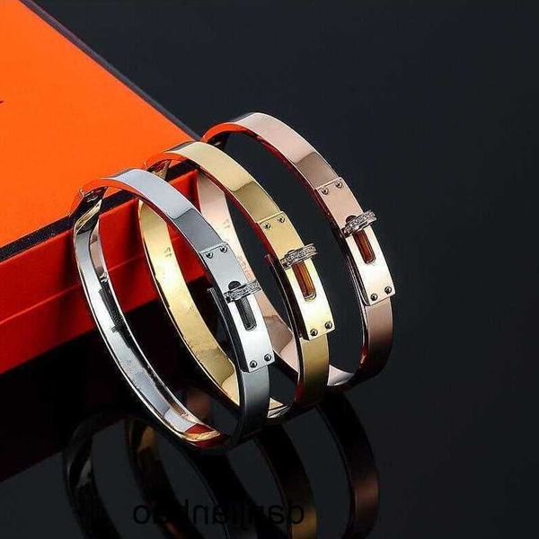 designer single bangle 2023 love screw bracelet 5 0 bracelets luxury jewelry women titanium steel alloy goldplated craft gold silver rose ne, Black
designer single bangle 2023 love screw bracelet 5 0 bracelets luxury jewelry women titanium steel alloy goldplated craft gold silver rose ne, Black