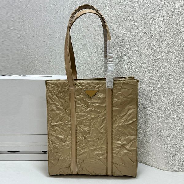 small tote bag shopping handbags women bags oil wax cowhide leather internal zipper pocket shoulder back handbag fashion letter
small tote bag shopping handbags women bags oil wax cowhide leather internal zipper pocket shoulder back handbag fashion letter