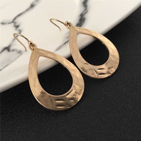 charm new fashion summer simple design casual women drop earrings gold color water drop shape hollow earrings w0422, Golden
charm new fashion summer simple design casual women drop earrings gold color water drop shape hollow earrings w0422, Golden