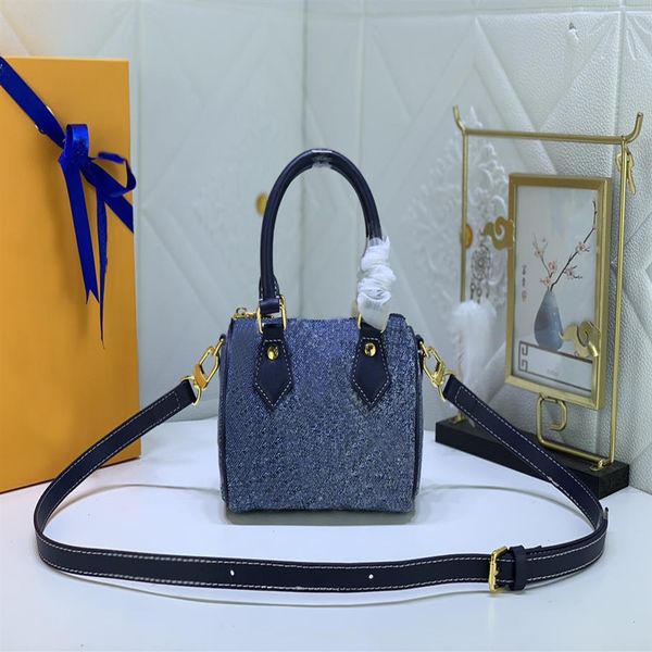 2022 original designer bag nano fast tote bag shoulder cross-body bag mini bags 811682760, Red;black
2022 original designer bag nano fast tote bag shoulder cross-body bag mini bags 811682760, Red;black