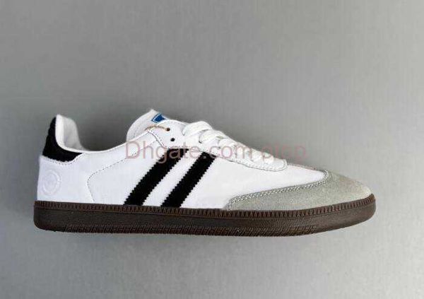 low shoes vegan cloud white core black gum white fw2427 womens mens vegan black gum fx9042 sports shoes sneakers shoes for size eur 36-45
low shoes vegan cloud white core black gum white fw2427 womens mens vegan black gum fx9042 sports shoes sneakers shoes for size eur 36-45