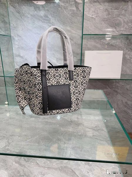 classic fashion versatile bucket bag, new designer elephant tote bag, large capacity shopping bag
classic fashion versatile bucket bag, new designer elephant tote bag, large capacity shopping bag