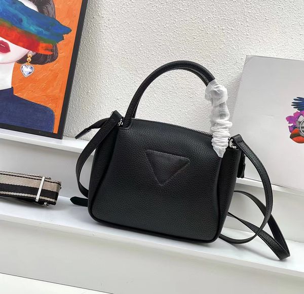 cowhide double shoulder strap designer bag handbag women luxury crossbody bag purse calfskin leather designer handbags metal chain hasp lock
cowhide double shoulder strap designer bag handbag women luxury crossbody bag purse calfskin leather designer handbags metal chain hasp lock
