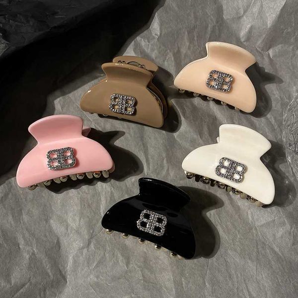 butterfly barrettes b letter shark clip resin inlaid diamond hair scratch horse tail clip back spoon shark clip temperament personality hair, Golden;silver
butterfly barrettes b letter shark clip resin inlaid diamond hair scratch horse tail clip back spoon shark clip temperament personality hair, Golden;silver