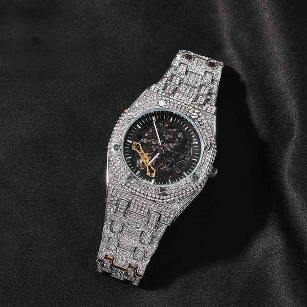 wristwatches hip hop full iced out men watches stainless steel mechanical luxury rhinestones quartz square business watch 221230278s, Slivery;black
wristwatches hip hop full iced out men watches stainless steel mechanical luxury rhinestones quartz square business watch 221230278s, Slivery;black