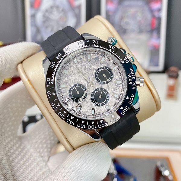 Designer Quartz Watch Men's Top Luxury Watch Waterproof Sapphire 40mm Panda dial Rubber Band Men's Watch Montre de Luxe Factory Gift Watch lb
Designer Quartz Watch Men's Top Luxury Watch Waterproof Sapphire 40mm Panda dial Rubber Band Men's Watch Montre de Luxe Factory Gift Watch lb