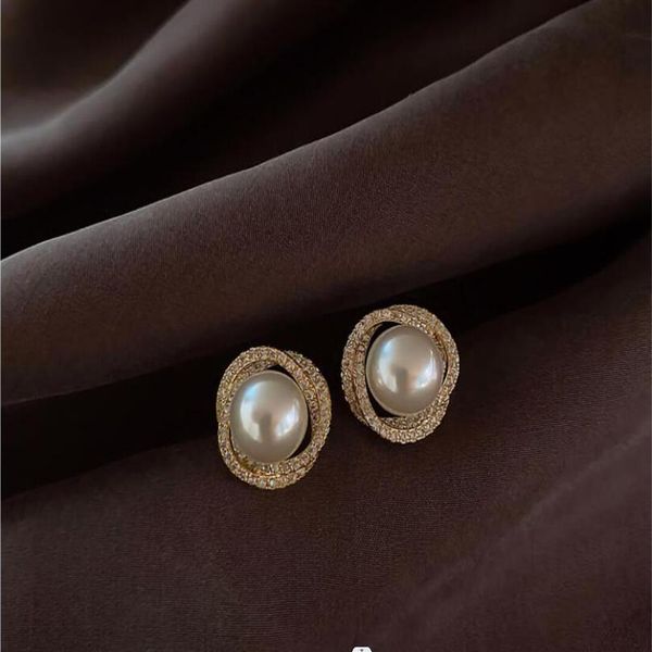 z60 simple real gold plated luxury brand designers letters stud geometric famous women round crystal zircon steel seal earring wed266d, Golden
z60 simple real gold plated luxury brand designers letters stud geometric famous women round crystal zircon steel seal earring wed266d, Golden