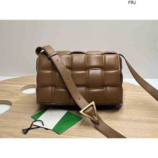 designer bottegas bags venetas cassettes handbags large real pickup bag woven hand pillow sheepskin messenger womens single should have logo
designer bottegas bags venetas cassettes handbags large real pickup bag woven hand pillow sheepskin messenger womens single should have logo