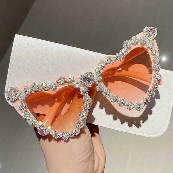 sunglasses 2022 vintage corao culos de sol para as mulheres nova marca de luxo diamante culos de sol senhoras retro hip hop legal eyewear j2, White;black
sunglasses 2022 vintage corao culos de sol para as mulheres nova marca de luxo diamante culos de sol senhoras retro hip hop legal eyewear j2, White;black