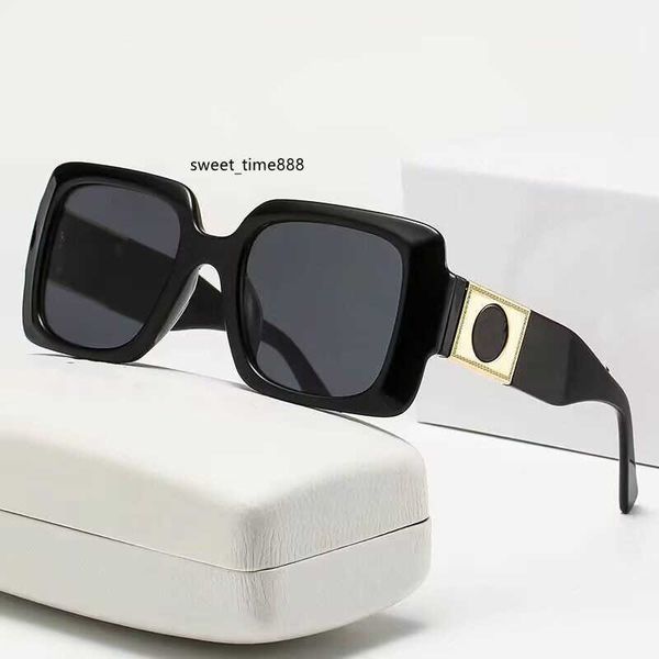 luxury ver sunglasses for man woman designer goggle beach sun glasses retro small frame luxury design uv400 with box, White;black
luxury ver sunglasses for man woman designer goggle beach sun glasses retro small frame luxury design uv400 with box, White;black
