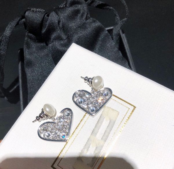 vintage temperament pearl dangle earrings, delicate and romantic full diamond hollow ladies love earrings, gift for couples to express their, Silver
vintage temperament pearl dangle earrings, delicate and romantic full diamond hollow ladies love earrings, gift for couples to express their, Silver