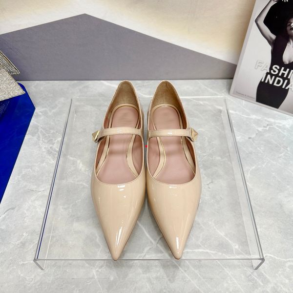 2023 high heels dress shoes sandals sandal designer luxury embroidery leather flat buckle ladies metal letters work wedding party fashion wo, Black
2023 high heels dress shoes sandals sandal designer luxury embroidery leather flat buckle ladies metal letters work wedding party fashion wo, Black