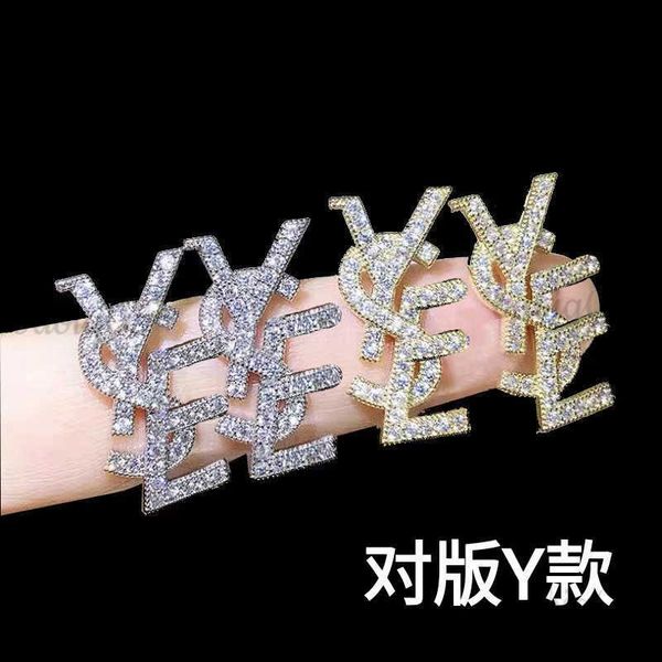 charm s925 silver needle letter earrings classic luxury small fragrance earrings women's fashion ol diamond earrings t230424, Golden
charm s925 silver needle letter earrings classic luxury small fragrance earrings women's fashion ol diamond earrings t230424, Golden