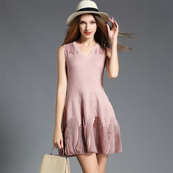 casual dresses spring and summer women knitted jacquard sleeveless dress elegant stitching v-neck dresses 230424, Black;gray
casual dresses spring and summer women knitted jacquard sleeveless dress elegant stitching v-neck dresses 230424, Black;gray