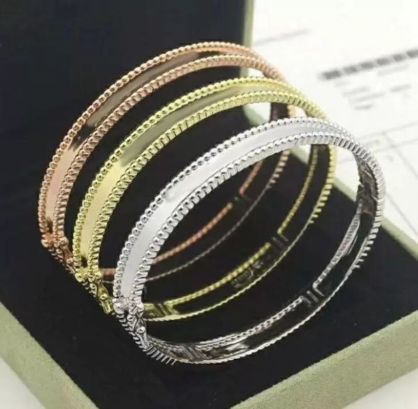 premium custom 925 sterling silver lucky grass kaleidoscope bracelet women fashion brand gift luxury jewelry perlee sweet motif clover valen, Golden;silver
premium custom 925 sterling silver lucky grass kaleidoscope bracelet women fashion brand gift luxury jewelry perlee sweet motif clover valen, Golden;silver