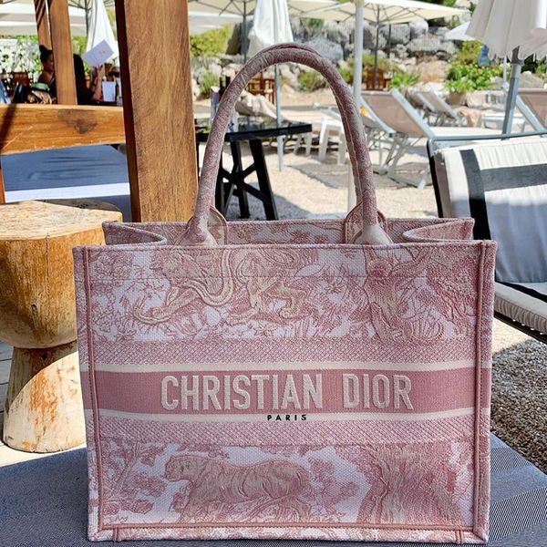 Dior Book Tote Dupe Medium Size And Large Sizes Fashion Embroidery Women Shoulder Bags Designer Handbags Famous Brand 2023 Popular Totes Bags Luxury Copy No Box
Dior Book Tote Dupe Medium Size And Large Sizes Fashion Embroidery Women Shoulder Bags Designer Handbags Famous Brand 2023 Popular Totes Bags Luxury Copy No Box