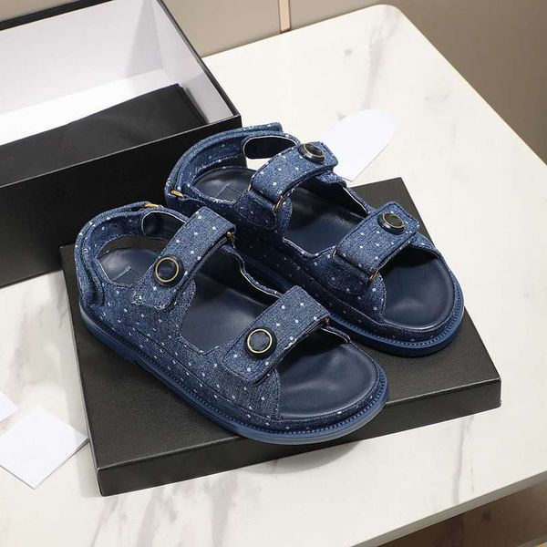 fashion designer sandals summer cool slippers platform flip flop women's classic fashion casual sandals x281, Black
fashion designer sandals summer cool slippers platform flip flop women's classic fashion casual sandals x281, Black