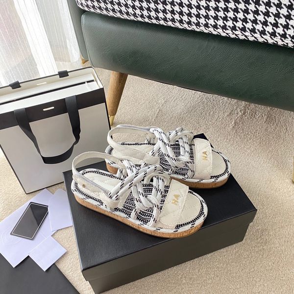 designer slipper luxury slides brand sandals woman slide men slippers flat bottom flip flop design sneakers leather sandal by 1978 w272 006, Black
designer slipper luxury slides brand sandals woman slide men slippers flat bottom flip flop design sneakers leather sandal by 1978 w272 006, Black