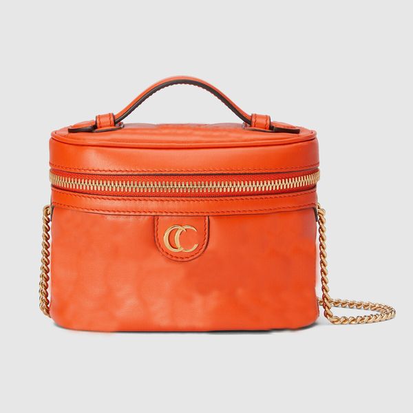 single shoulder bag with leather texture and logo design, classic and fashionable zipper closure metal chain
single shoulder bag with leather texture and logo design, classic and fashionable zipper closure metal chain