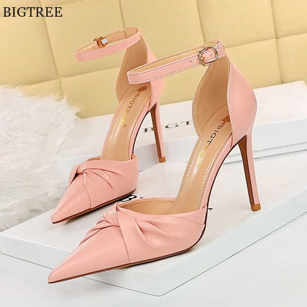 2022 fashion bowknot pointed women sandals summer black white pink dress party shoes soft leather buckle high heels woman pumps 230424
2022 fashion bowknot pointed women sandals summer black white pink dress party shoes soft leather buckle high heels woman pumps 230424
