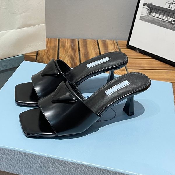 designers women slippers sandals triangle flat slides flip flops summer genuine leather outdoor loafers bath shoes with box womens designer, Black
designers women slippers sandals triangle flat slides flip flops summer genuine leather outdoor loafers bath shoes with box womens designer, Black